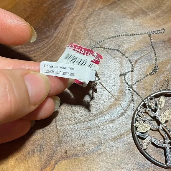 Family Tree Sterling Silver 14 K Gold Round Circle Leaves Necklace NWT - Picture 6 of 8